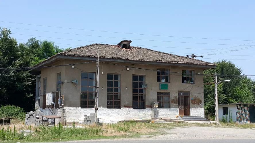 بقعه دو برادران سید معین و مبین املش