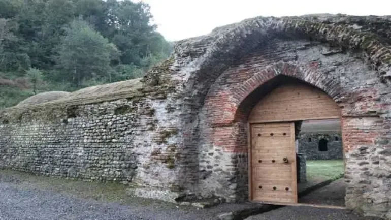 Titi-Karawanserei, Siyahkal, Deylaman