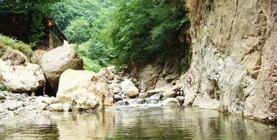 آبشار و چشمه لار ماسوله