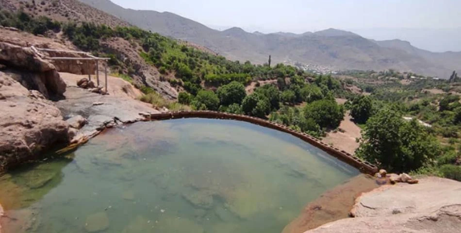 چشمه آبگرم  ماستخور رودبار