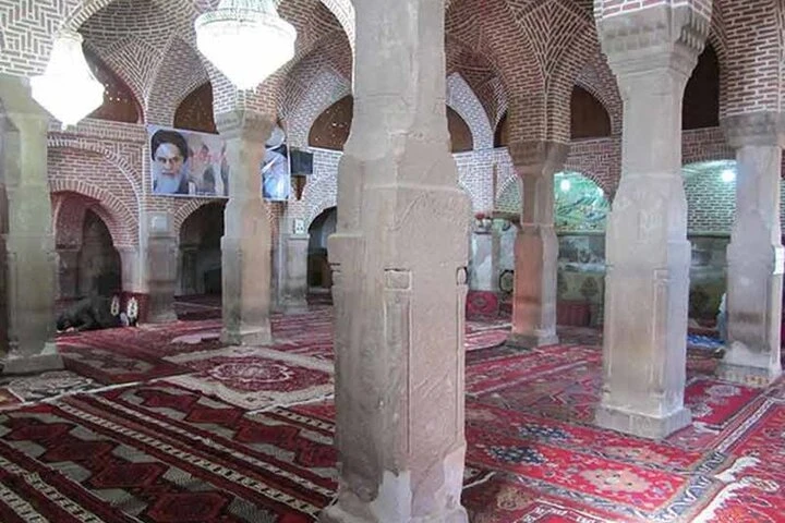 مسجد  سنگی  ترک  میانه