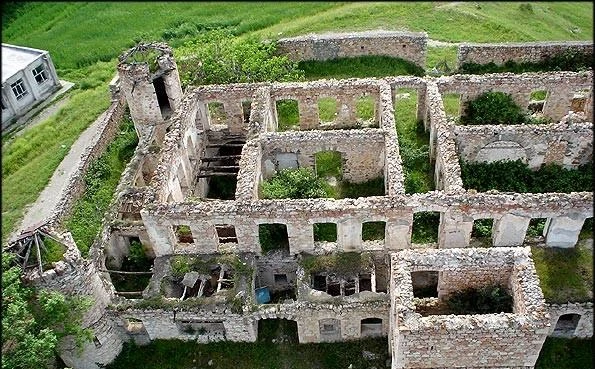 塞尔基斯·图马尼安斯大厦，维纳克，卡莱巴尔