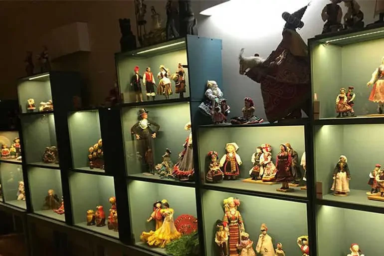 موزه عروسک ملل تهران