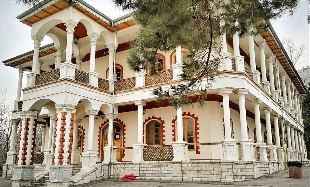 Tehran Yaqoot Palace