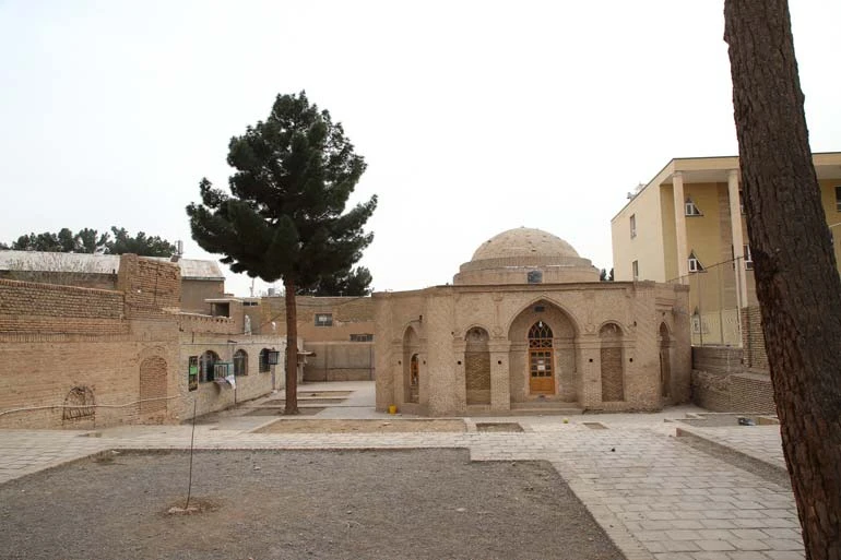 آرامگاه بقراط سبزوار