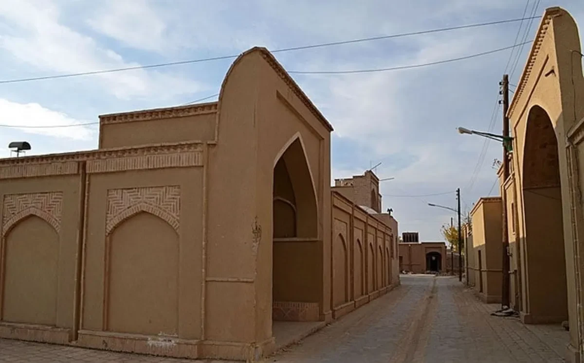 里亚布比多赫特村