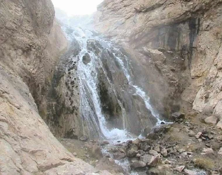 آبشار فیض آباد محولات