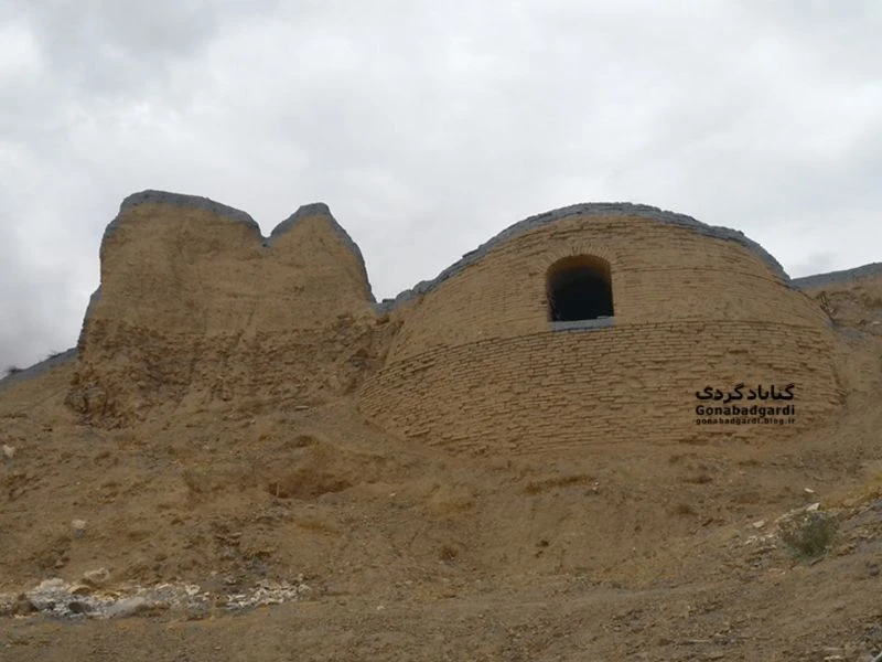 Castillo histórico de Kakhak en Gonabad