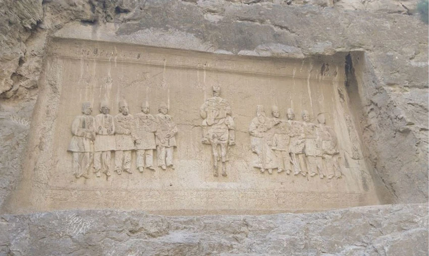 Inschrift in Form eines Königs von Amol