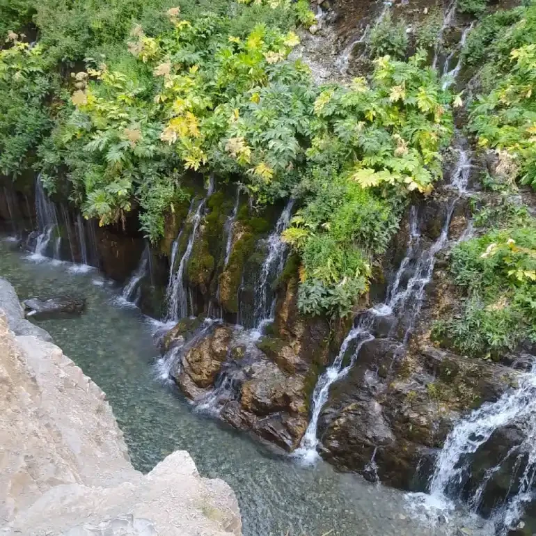 Cascade de Haft Cheshmeh