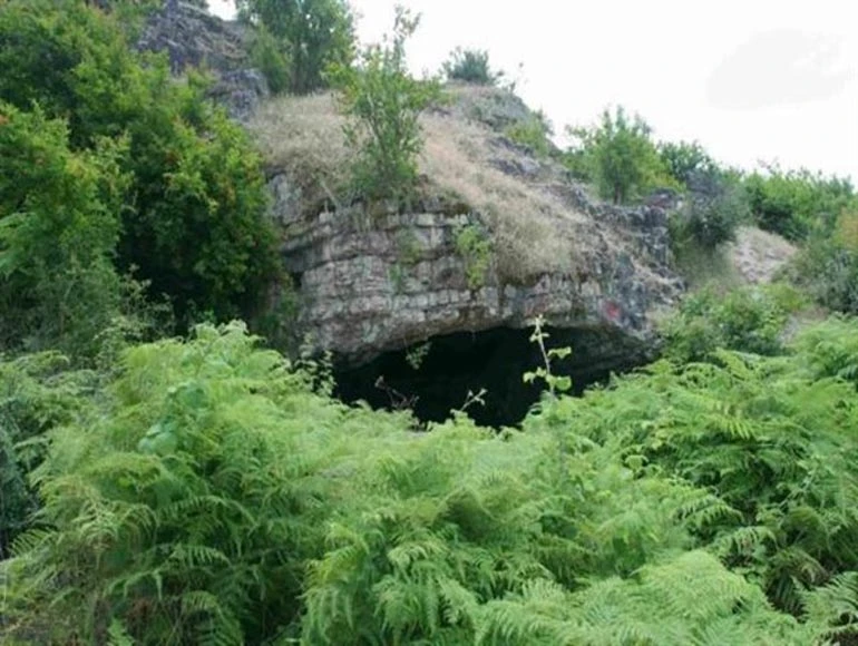 غار خوریت تنکابن