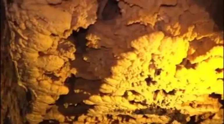 Cueva Azul de Tonekabon