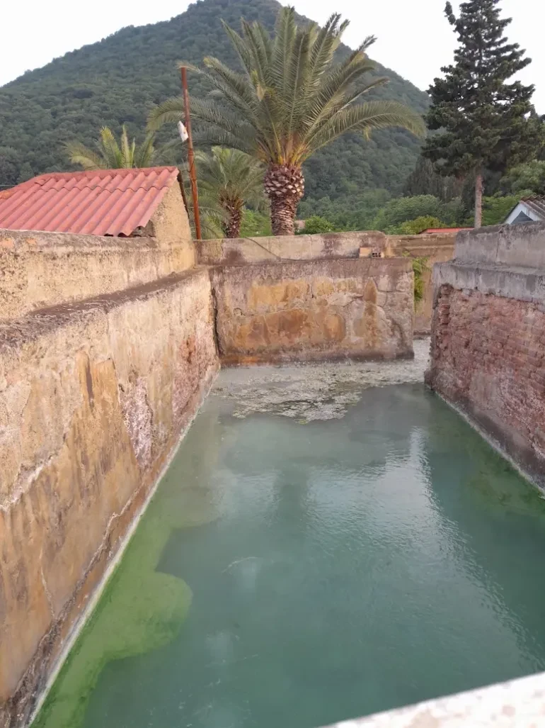 چشمه آبگرم سادات محله رامسر