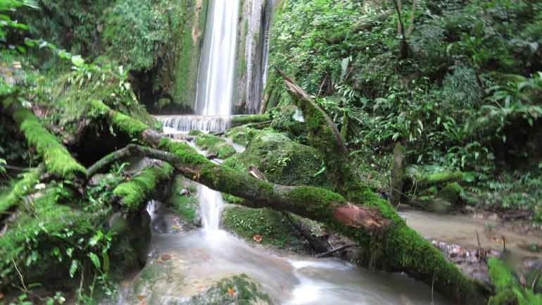 آبشار آلاشور نور