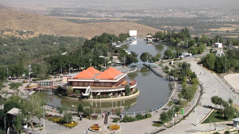 مجموعه تفریحی گردشگری بام همدان