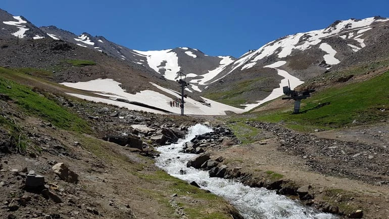 پیست اسکی تاریک دره همدان