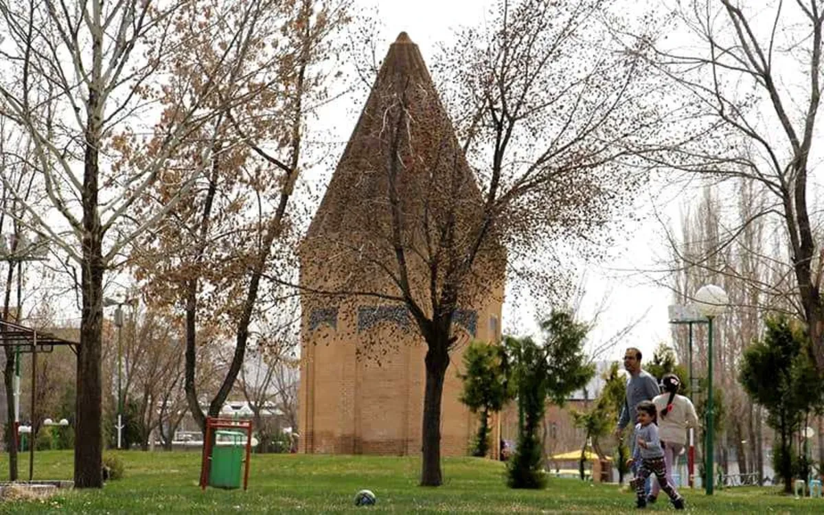 Tomb of Habakkuk the Prophet in Tuyserkan