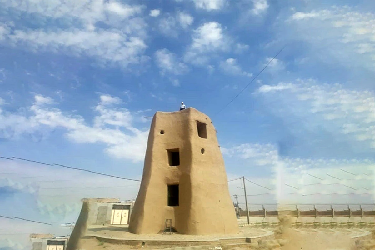 Torre Golshan, Khosh Abad, Famenin