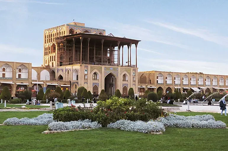 عمارت عالی قاپو اصفهان