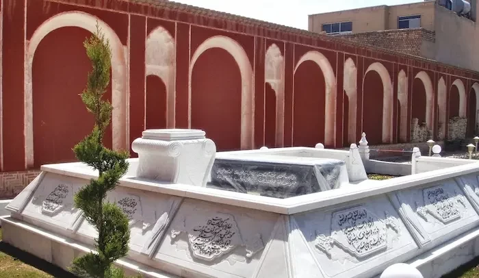 مركز أديب الثقافي جاز-وبرخوار، شاهين شهر