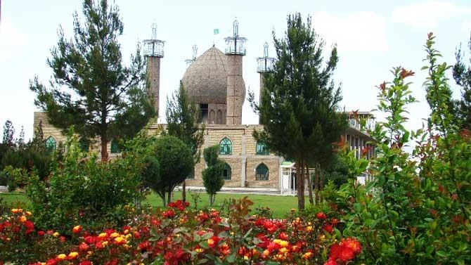 آرامگاه امام زاده عزالدین محمد مبارکه