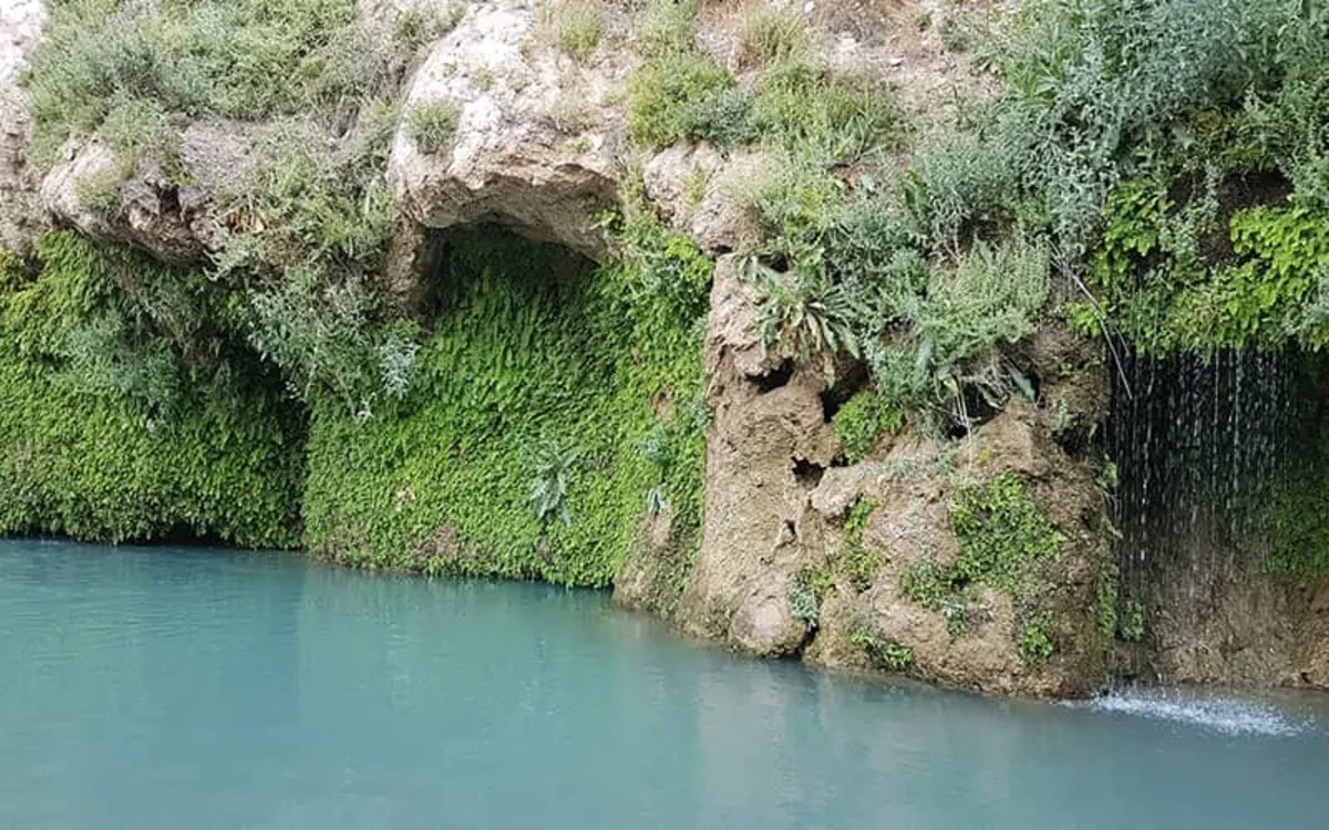 比比赛丹瀑布，塞米罗姆