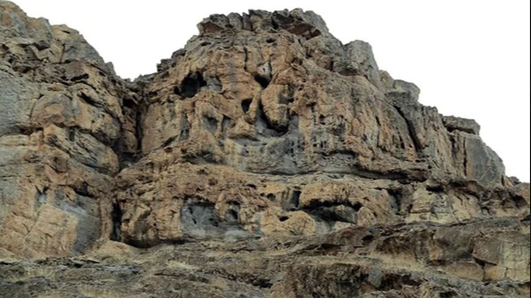Hekal Cave and Mountain of Khansar