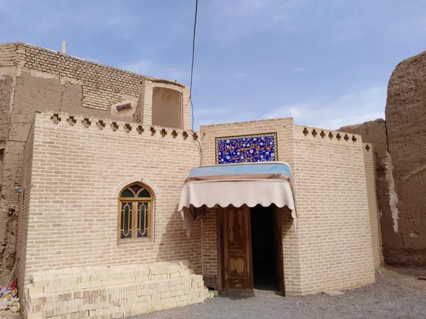 خانه هشت بهشت نیری زواره