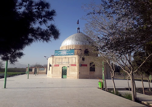 Tumba de Hazrat Anush, tercer nieto de Hazrat Adán, Falavarjan, Qahderijan