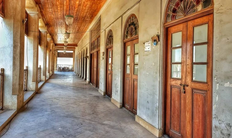 Manoir Kazerooni Bushehr