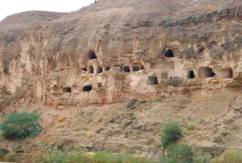 Cueva Chehel Khaneh Saadabad Bushehr