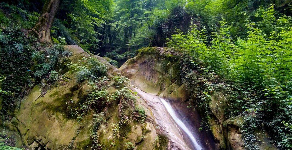 Cascade de Kuh Mian Azadshahr
