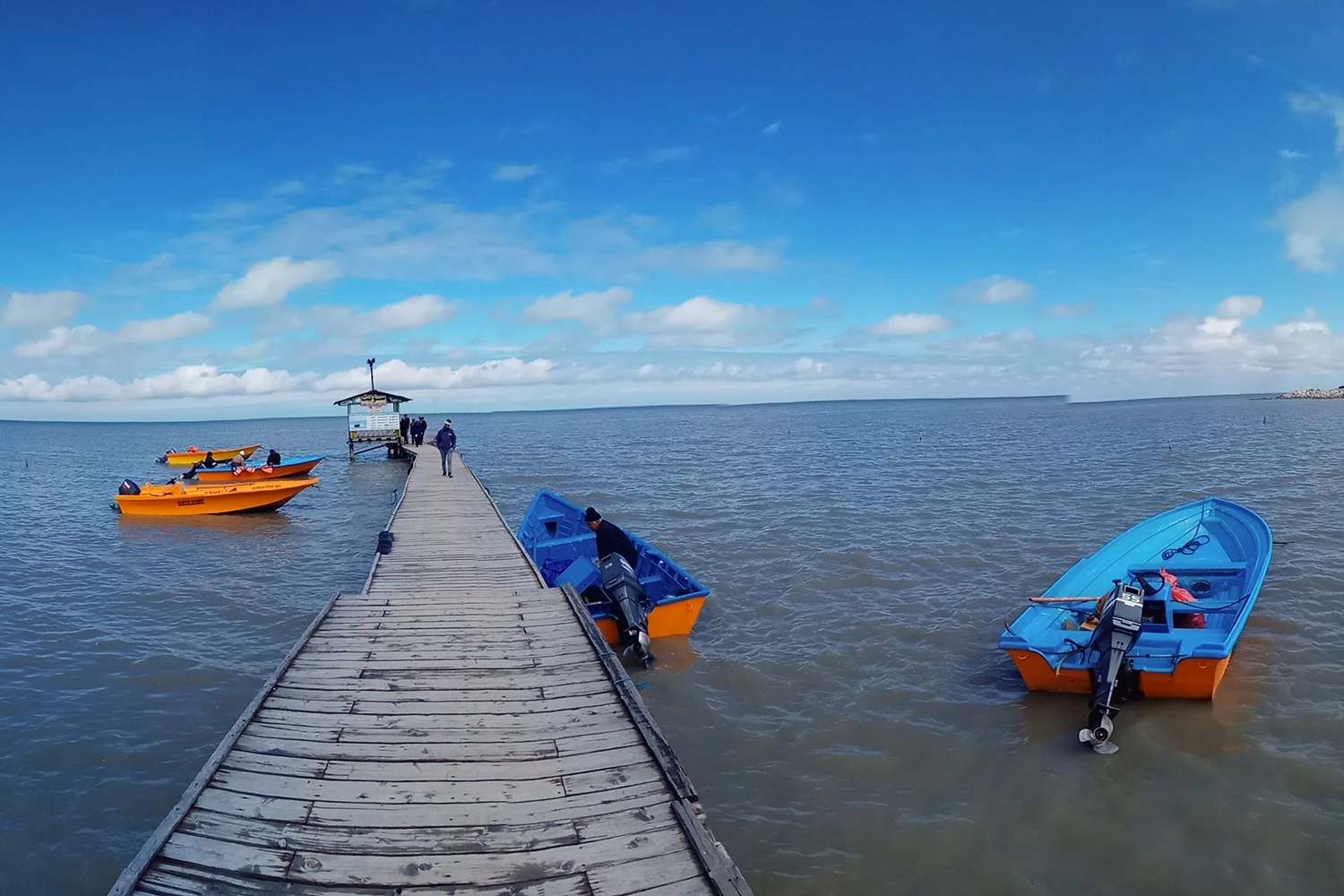 اسکله بندر گز