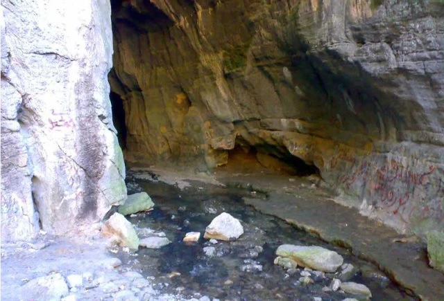 غار دیو سپید شیرآباد خان ببین