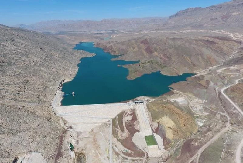 Barrage réservoir de Rudbal Darab