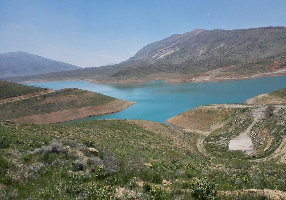 Lac du barrage de Molla Sadra à Eqlid