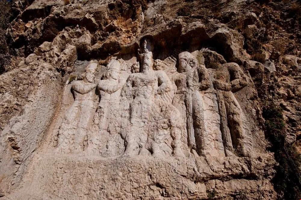 Relieve de Sarab Nurabad