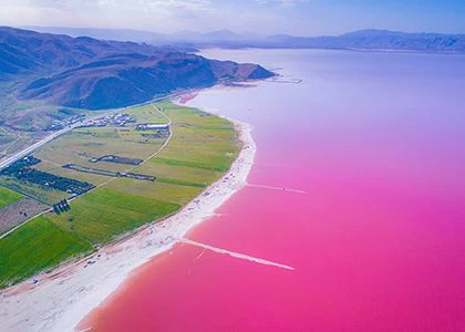 دریاچه مهارلو سروستان